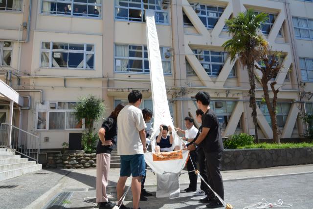 区立小学校で救助袋操作研修を実施