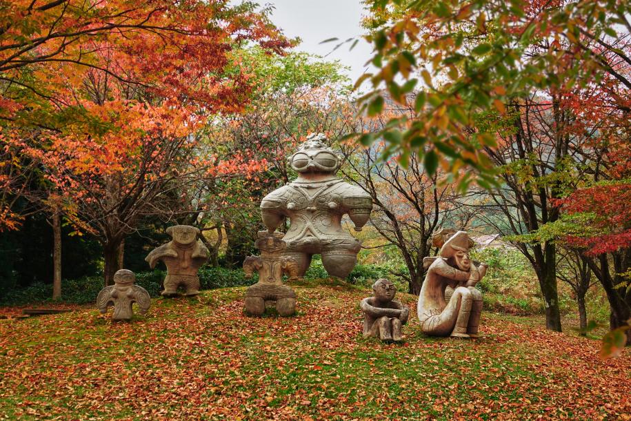 古代の丘　土偶広場