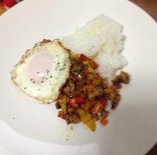 写真：ガパオライス