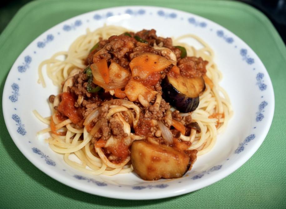 写真：野菜たっぷりミートソース