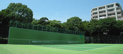 写真：壁打ちテニス場