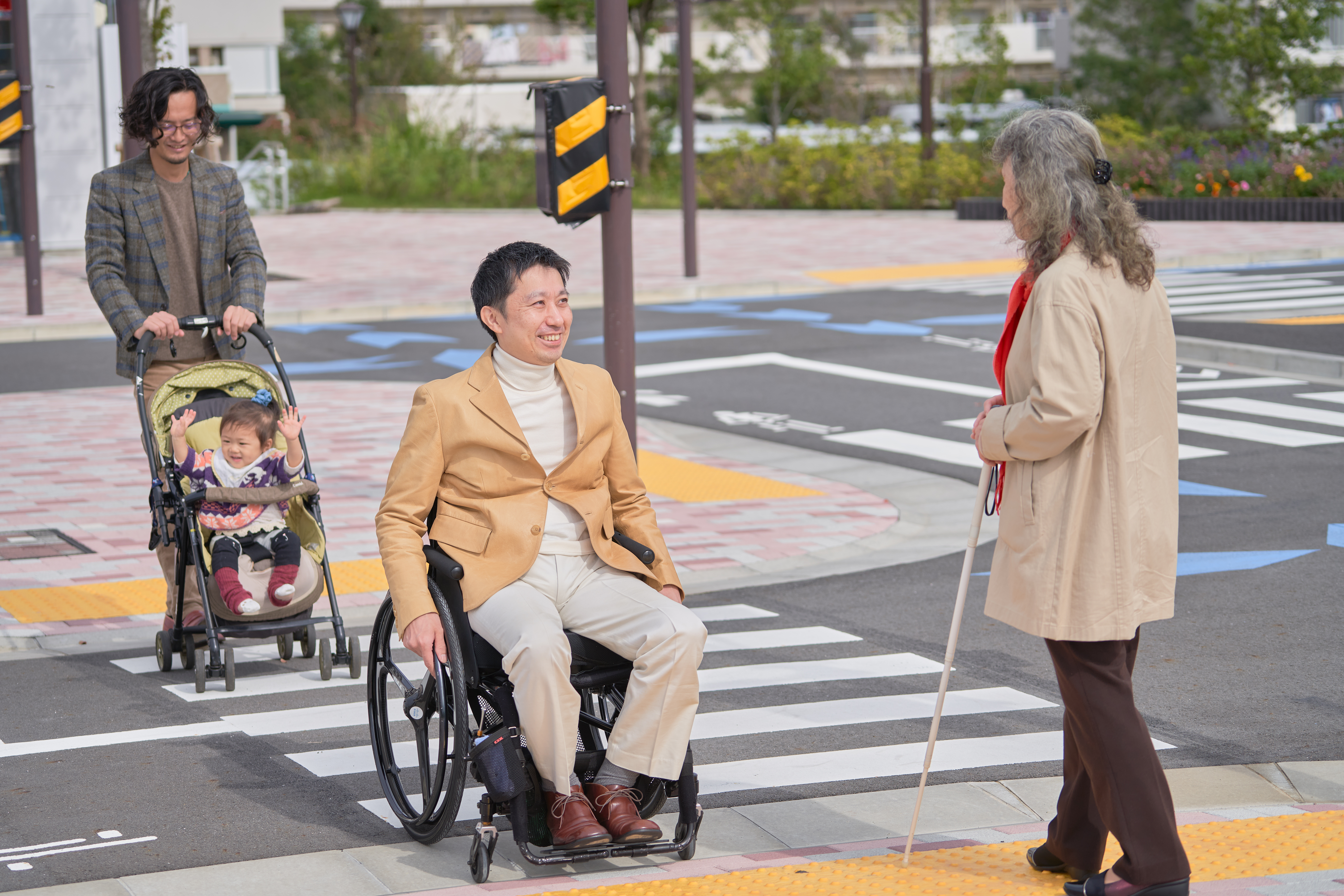 撮影協力：岩井慶太郎さん・詠ちゃん、渡邊剛さん、藤原美子さん（上写真左から）